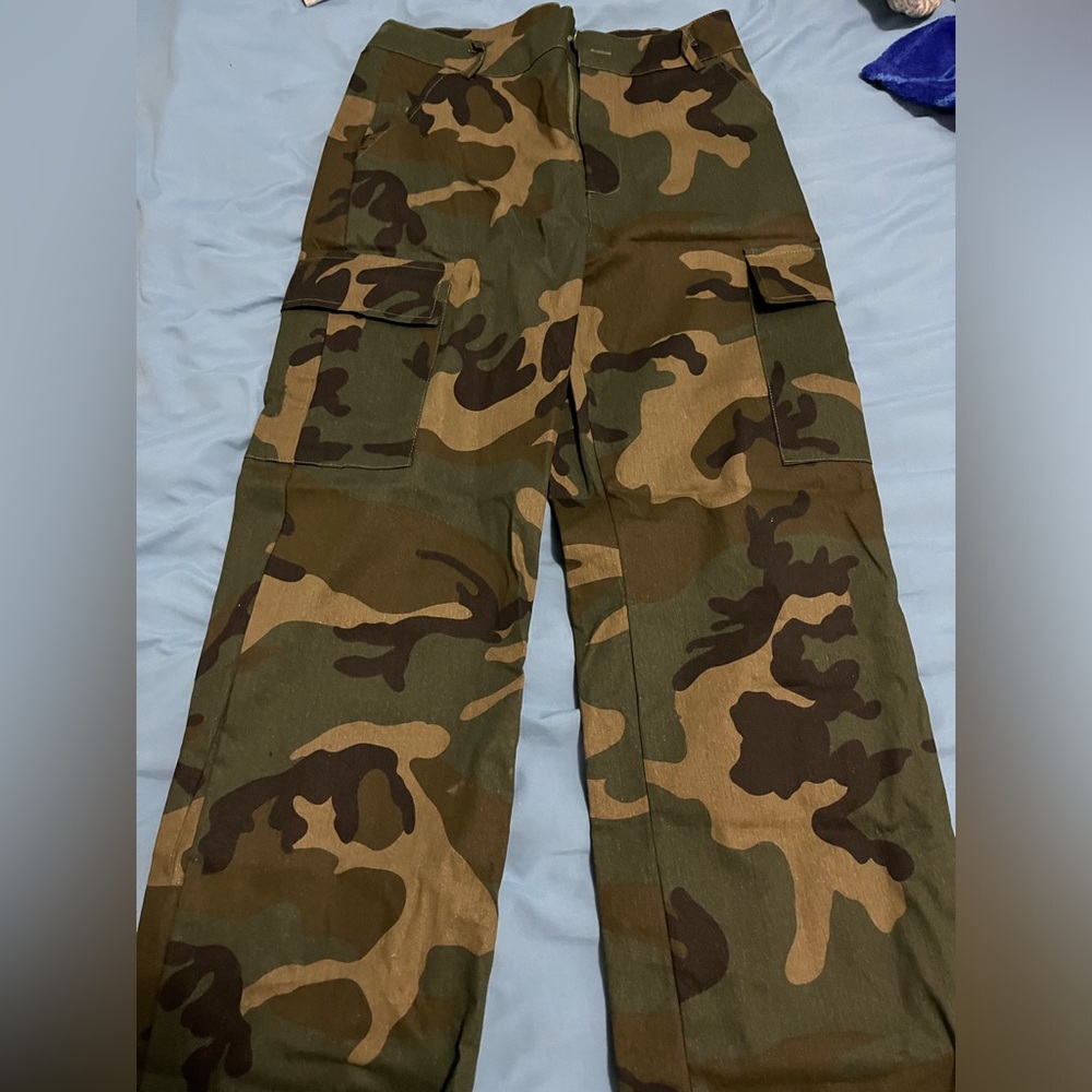 Brand New never worn , Just out the Package camo Cargos